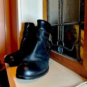 BOC BORN black ankle boots. Size 7M